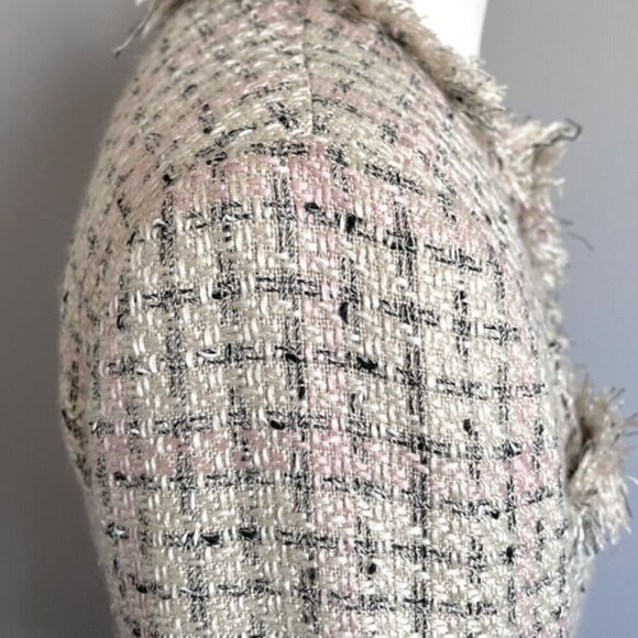 Pink / Cream Bouclé Blazer Skirt Suit - 8/Medium, very Chanel! - Picture 13 of 16